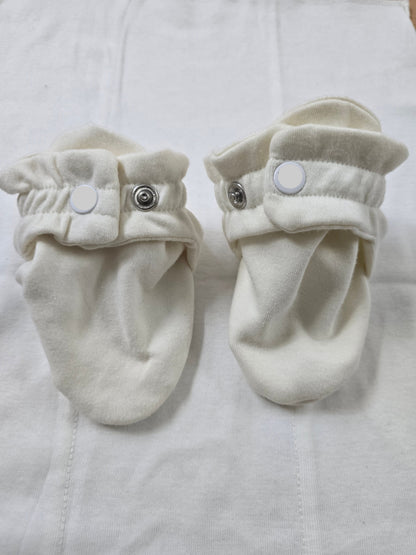 Baby's booties – beige