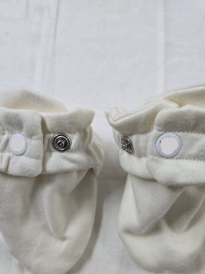 Baby's booties – beige