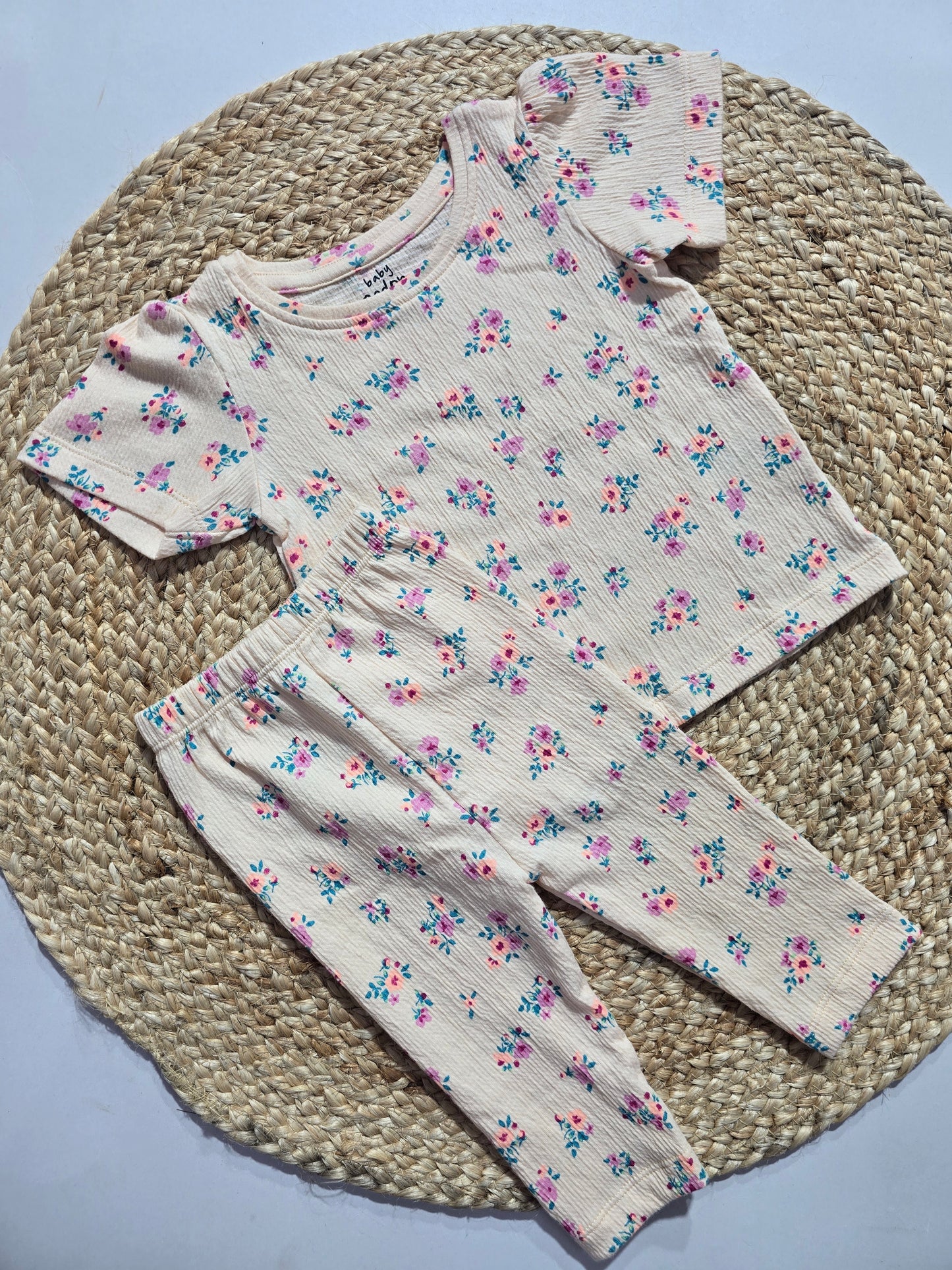 Baby girl's pant set - sandle buds