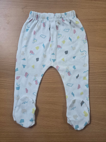 Baby's pants with attached shoe - white shapes