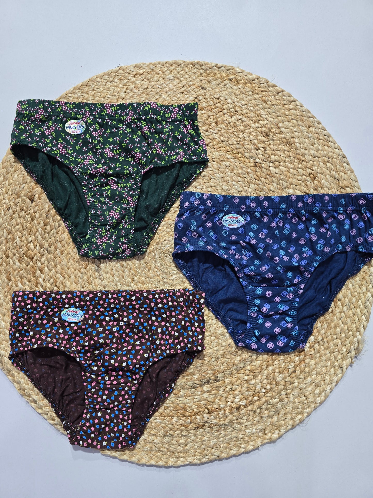 Women's panties (Pack of 3)c